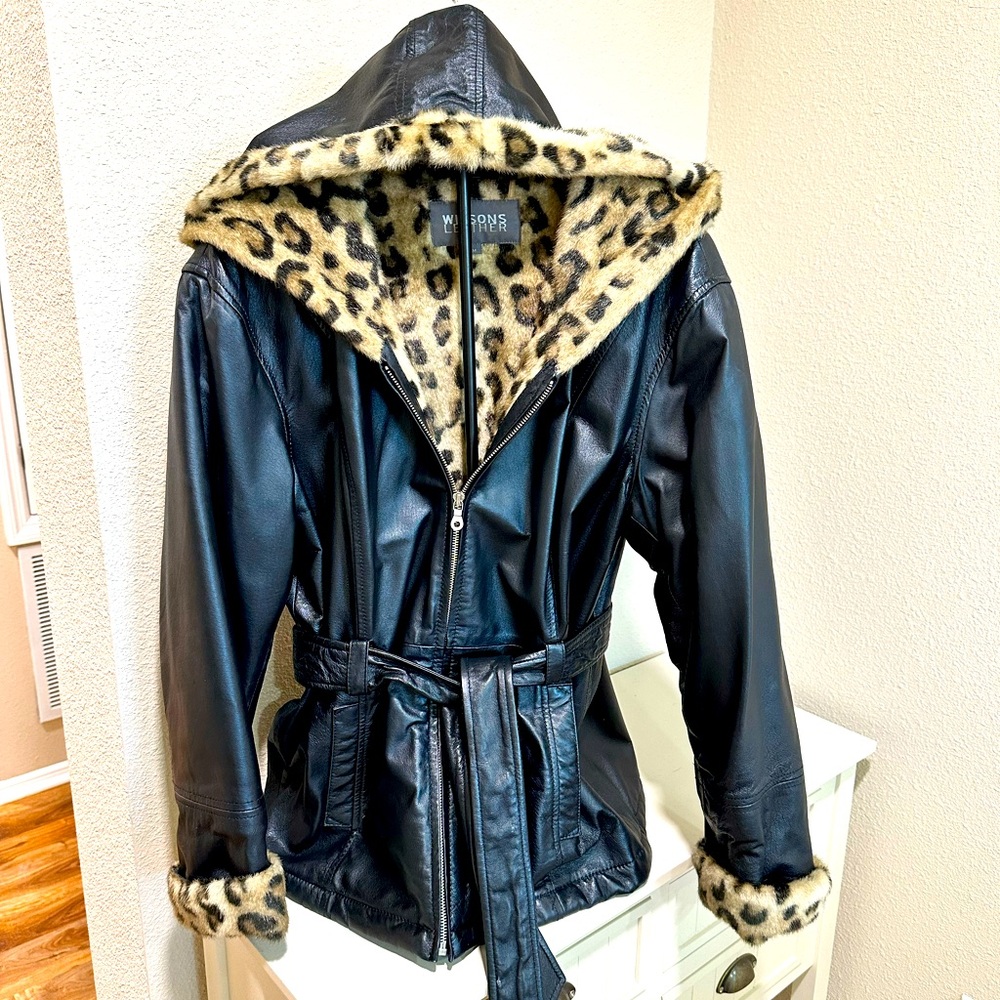 Authentic Leather Winter Coat with Faux Leopard Lining